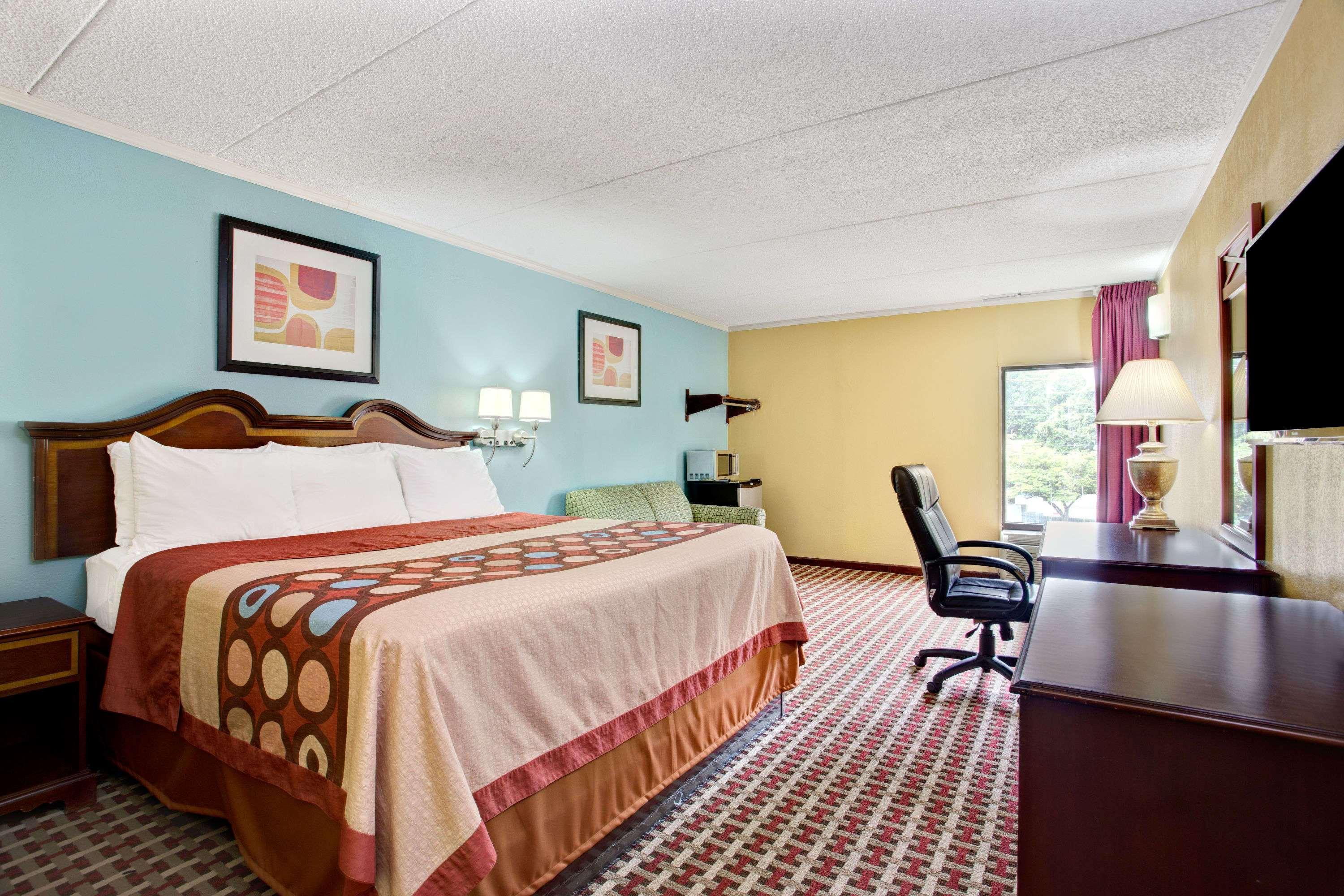 Super 8 Downtown Raleigh Motel Buitenkant foto